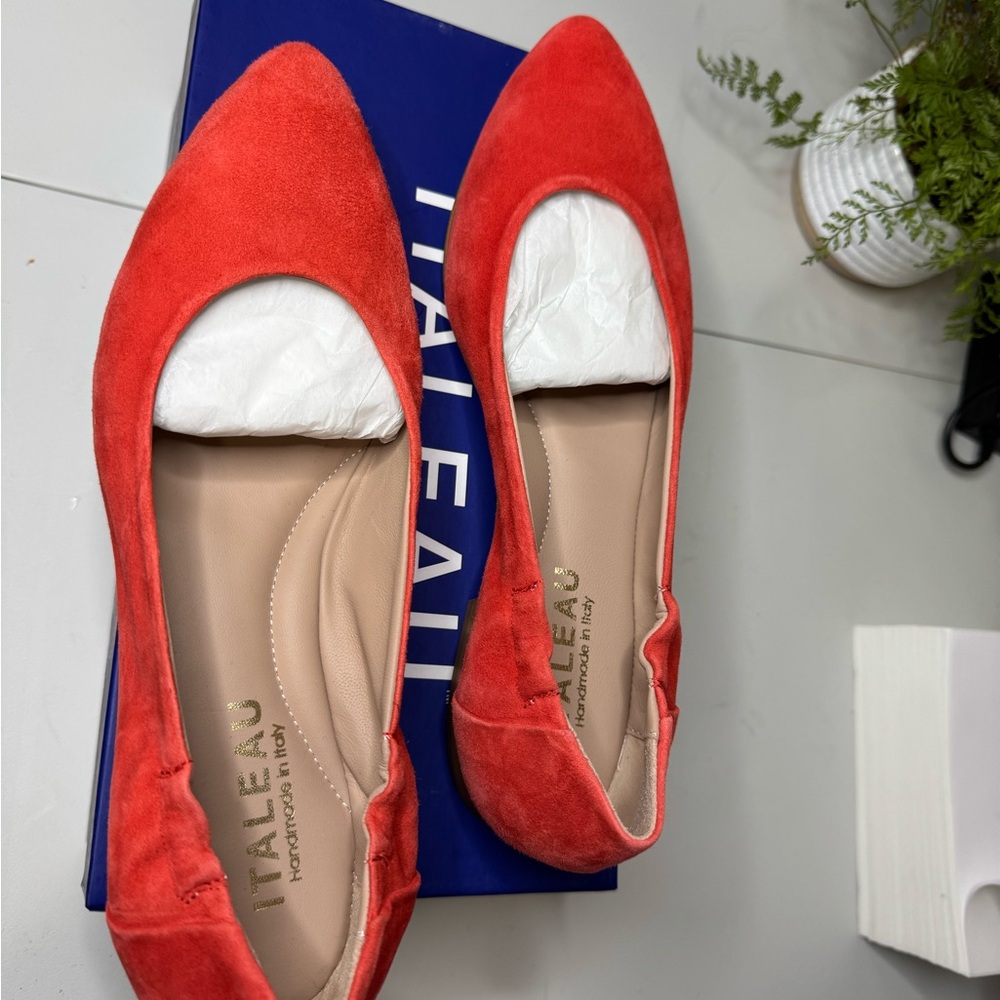 Italeau Women's Handmade coralSuede Flats